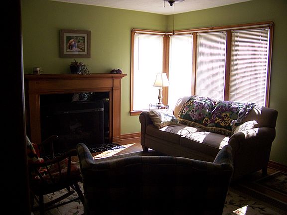 4th image of 463 E Ford Ave