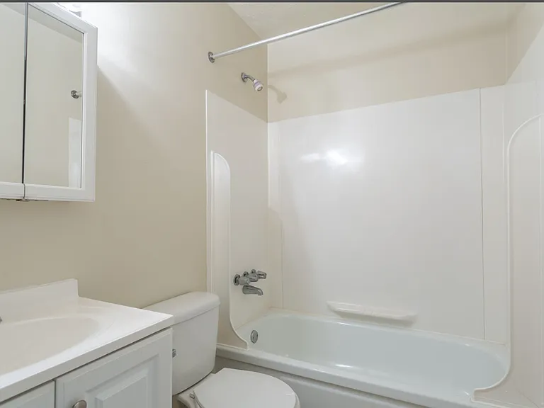 2607 Chamberlain Rd — Photo 9