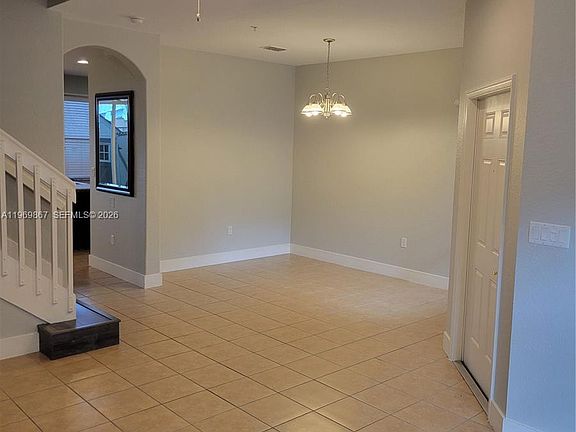 4th image of 2851 W Prospect Rd Unit 405