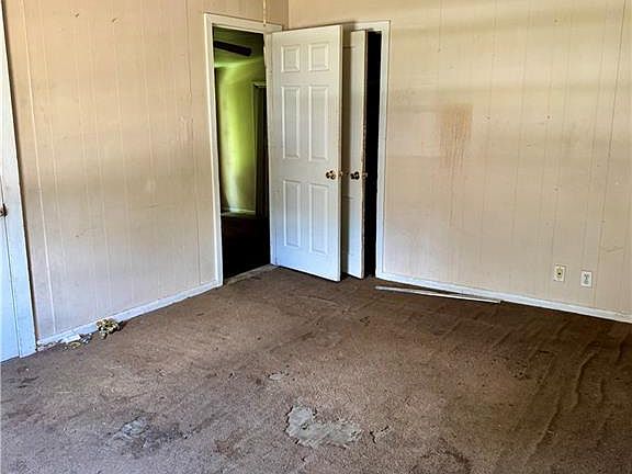 5th image of 611 E Park Ave
