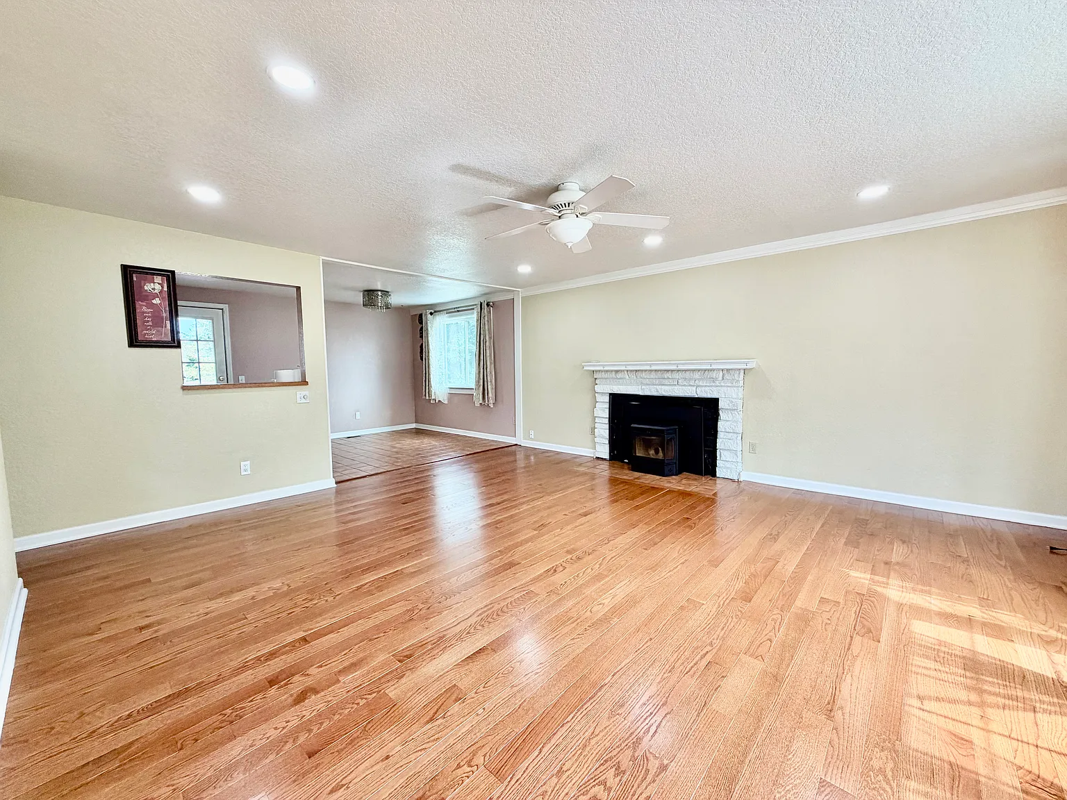 4 bed, 2180 sqft, $3,500 — Photo 2