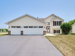 101 Dakota Ave, Elko New Market, MN 55054