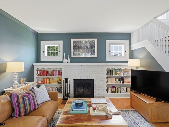 3rd image of 154 Garfield Place