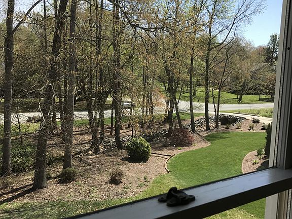 2nd image of 419 Brookview Dr