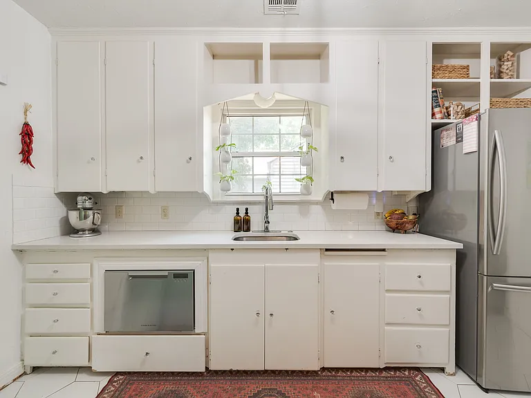 1131 Lombardy Rd — Photo 18