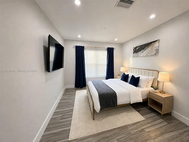 1855 SW 177th Ter — Photo 8