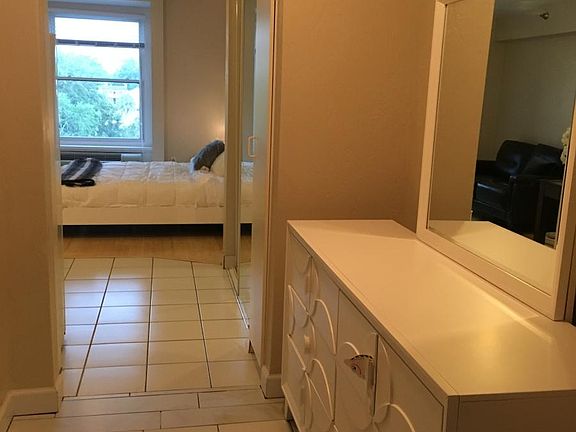 4th image of 224 E Garden St APT 411
