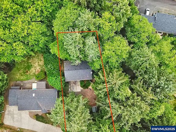 2nd image of 1745 NE West Devils Lake Rd