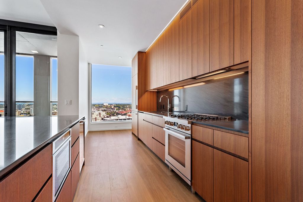 Residences at 11W apartments in Portland