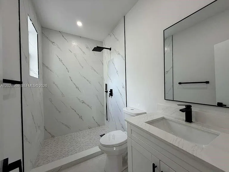 2425 SW 6th St #6 — Photo 10