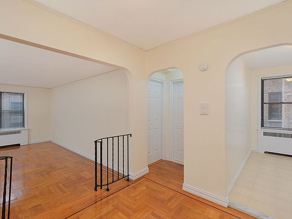4th image of 2685 Creston Ave APT 4M