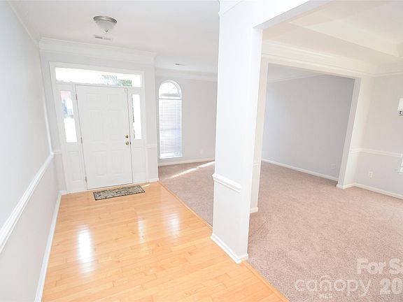 3rd image of 10214 Stoneykirk Ln
