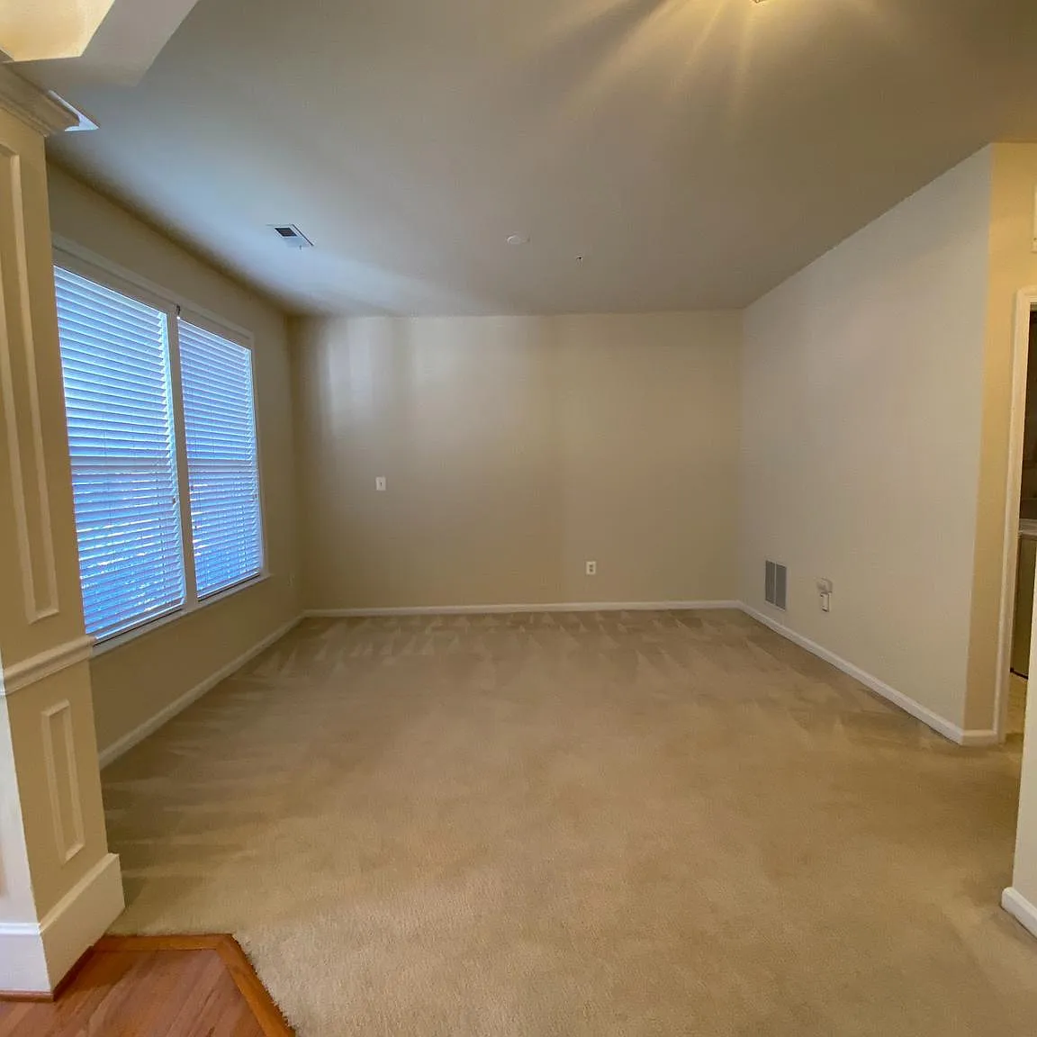 3 bed, 4.0 bath, 2012 sqft, $3,500 — Photo 4