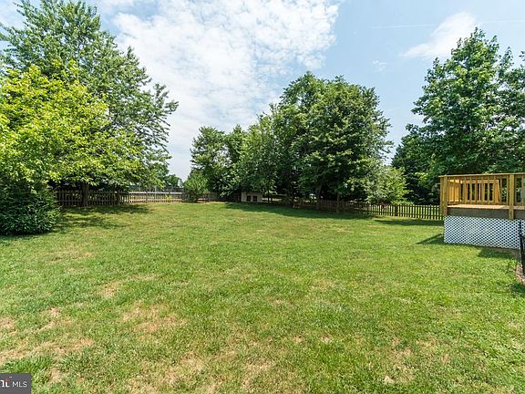 5th image of 15 Ashcroft Dr