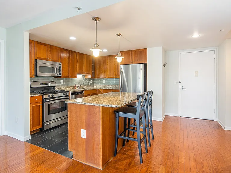 700 Grove St #4S — Photo 5