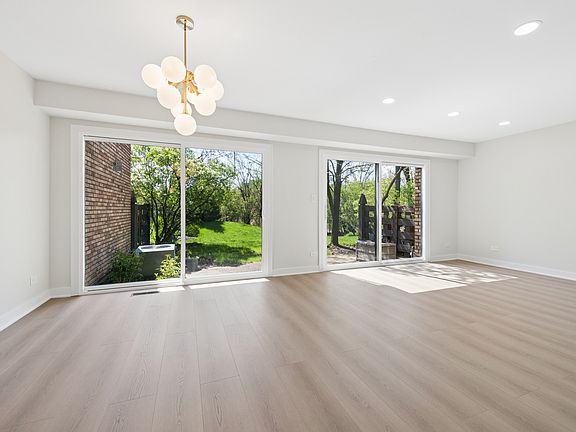 3rd image of 1935 Mission Hills Ln