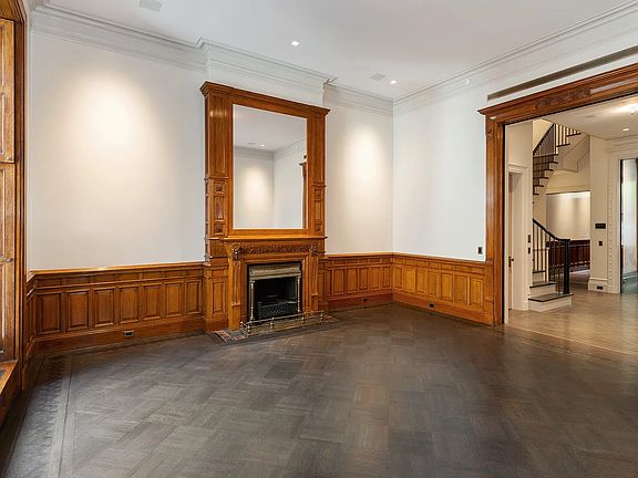 3rd image of 43 W 73rd St