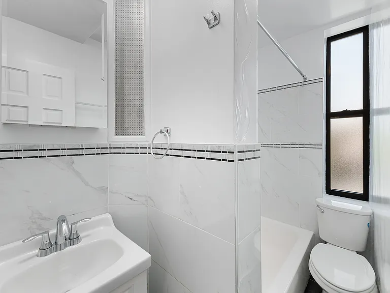 122 Norfolk St #2 — Photo 5