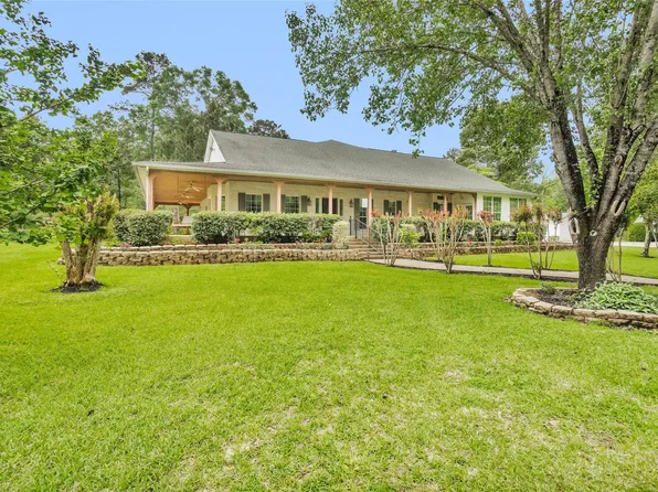 235 Caravella Ct, Livingston, TX 77351