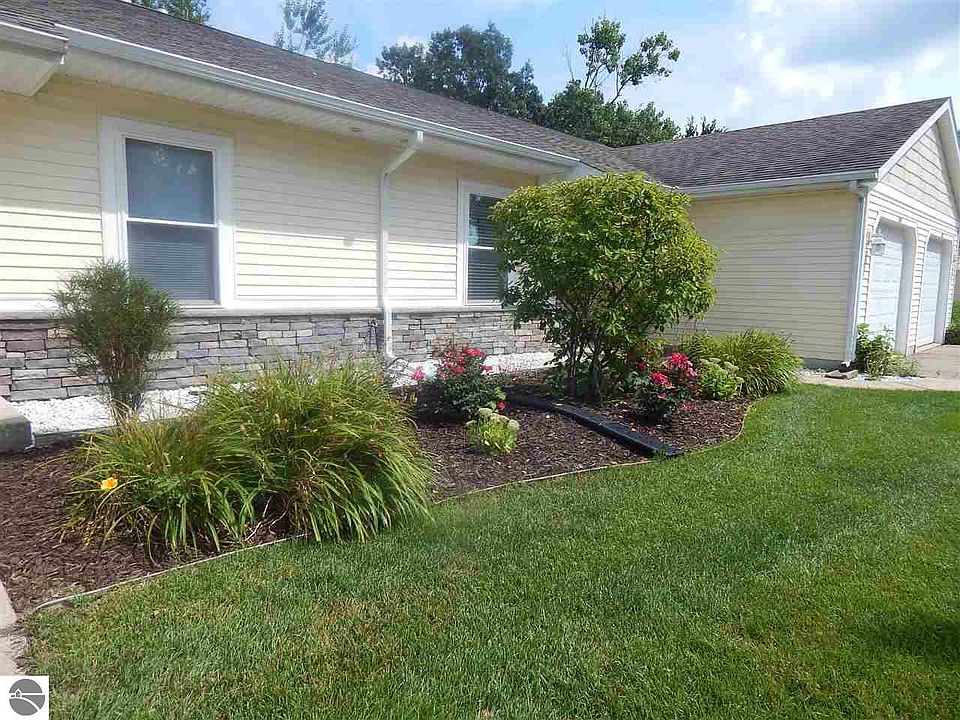1st image of 508 Laurie Dr NW