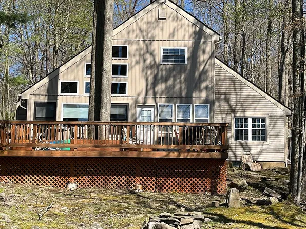1002 Laurel Hill Rd, Pocono Lake, PA 18347
