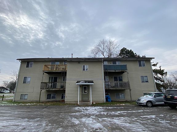 2nd image of 2371 Barberry Dr SW