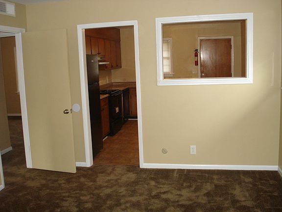 5th image of 735 Cobb Pkwy N APT 10