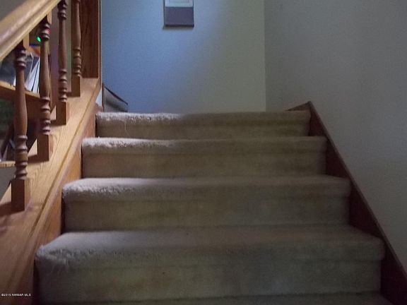 3rd image of 19298 Thoren Dr NW