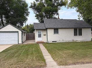 102 10th St SW, Rugby, ND 58368