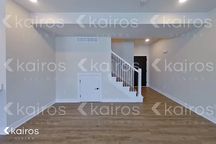 3 bed, 2.5 bath, 1570 sqft, $1,975 — Photo 3