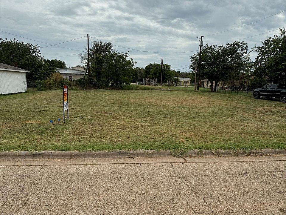 1st image of 203 Deputy Larry Miller Dr