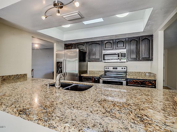 5th image of 1110 E Diamond Dr