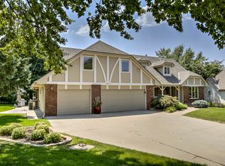 12911 Western Cir, Omaha, NE 68154