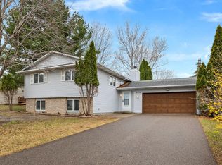 5703 Deer Trl W, Shoreview, MN 55126