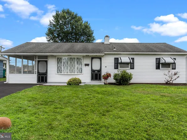 722 Auburn Rd, Fairless Hills, PA 19030