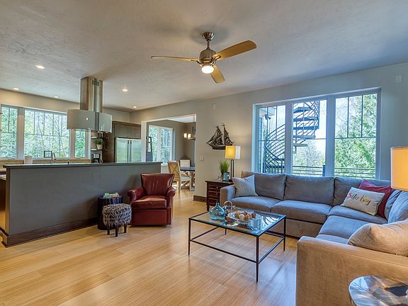 3rd image of 10903 Birchwood Dr