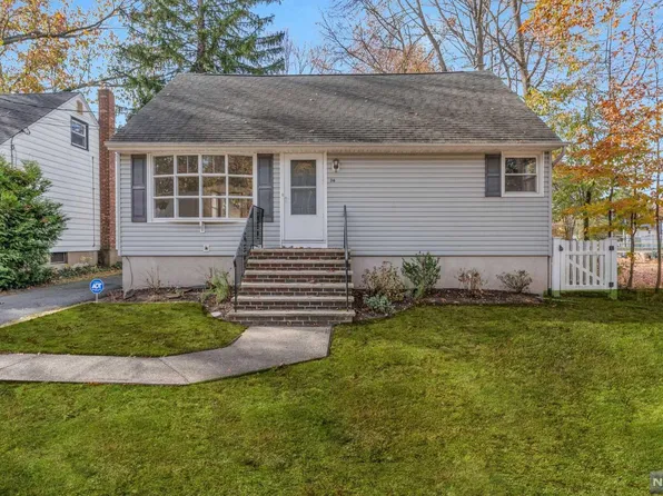 36 Willow St, Bergenfield, NJ 07621