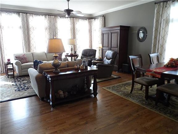 4th image of 15623 Marty Ln