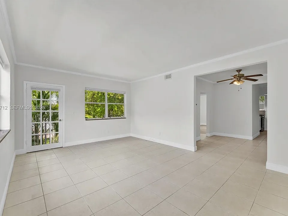653 Michigan Ave #15