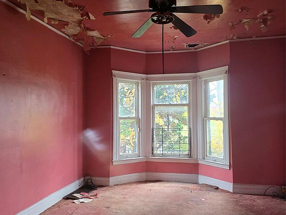 4th image of 5852 Rohns St