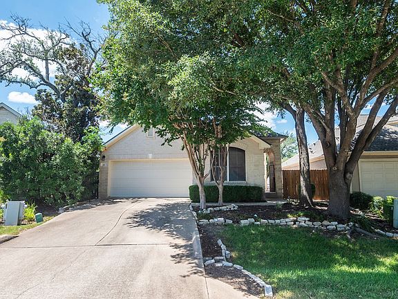 3rd image of 46 Troon Dr
