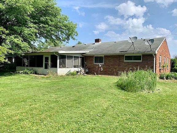 2nd image of 210 W Sherry Dr