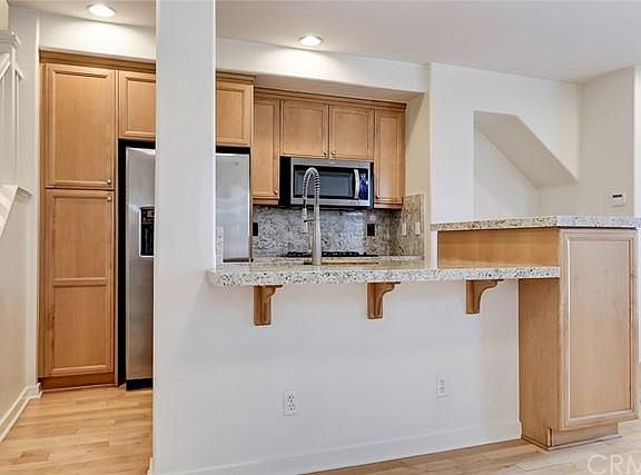 5th image of 5511 W 149th Pl Unit 10