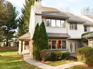 156 E Grayling Ln, Suffield, CT 06078