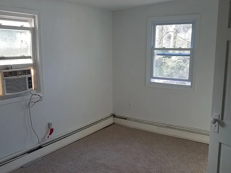 9311 Caroline Ave — Photo 9