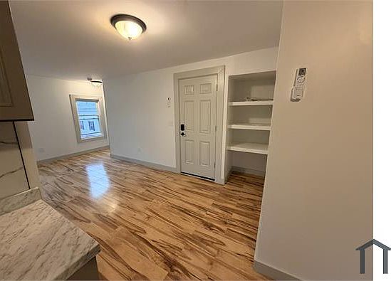 5th image of 28 Queen St #2