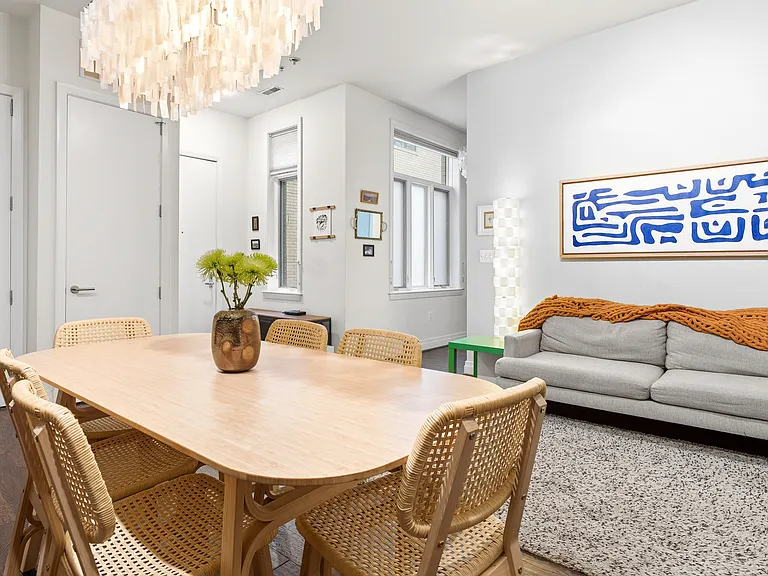 Inviting Dining Space with Modern Lighting
