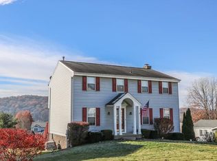 59 Marion Dr, Zelienople, PA 16063