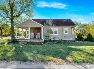 1212 N Moreland Rd, Moro, IL 62067