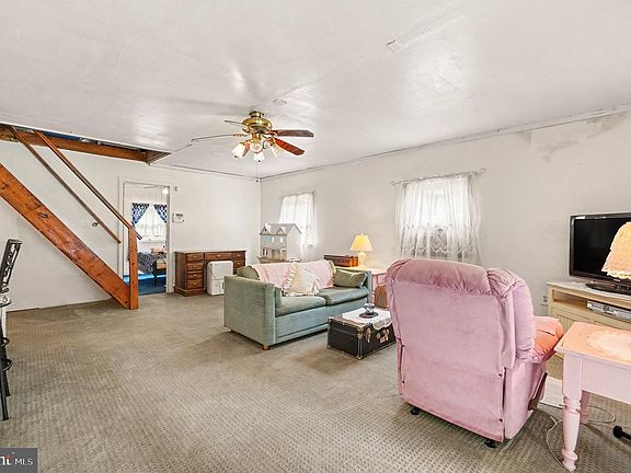 5th image of 18699 Resort Rd